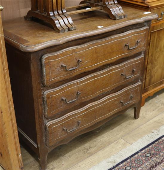 A Continental oak chest of drawers W.99cm